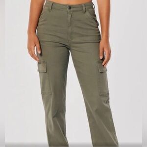 Hollister Green High-Rise Cargo Pants